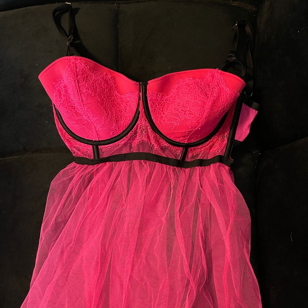*WORN* Victoria’s Secret hot pink lingerie